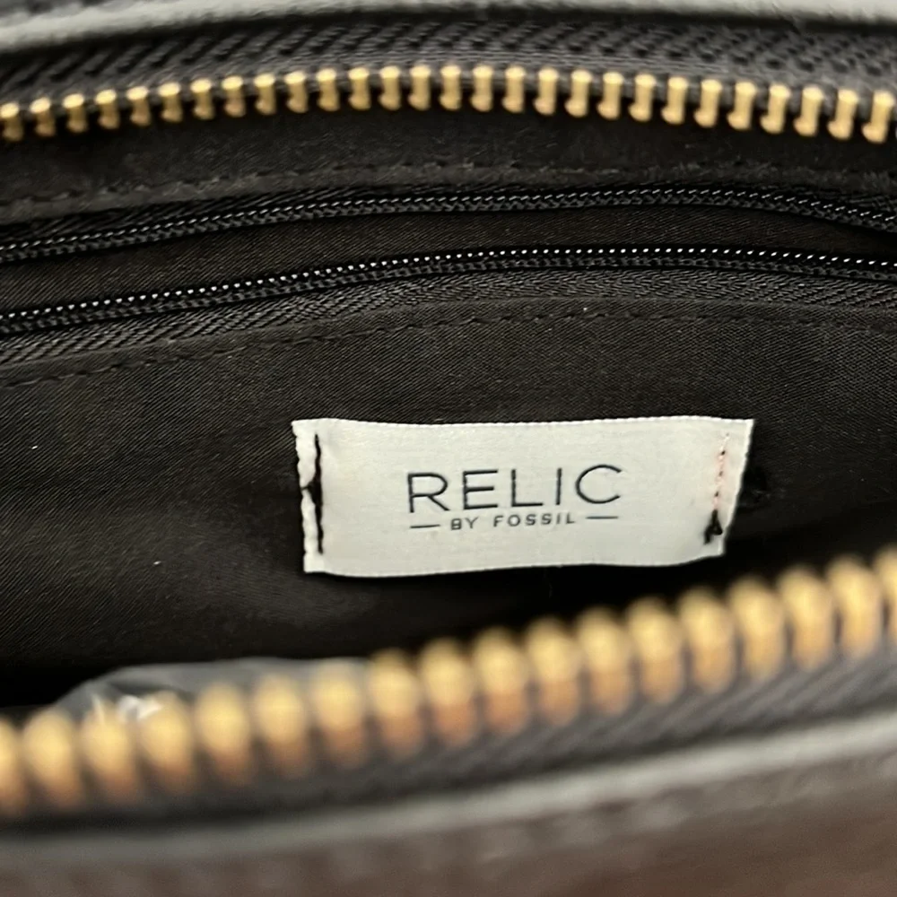 ✨HOST PICK✨ Relic by Fossil Tyla Leather Top Crossbody Satchel Bag